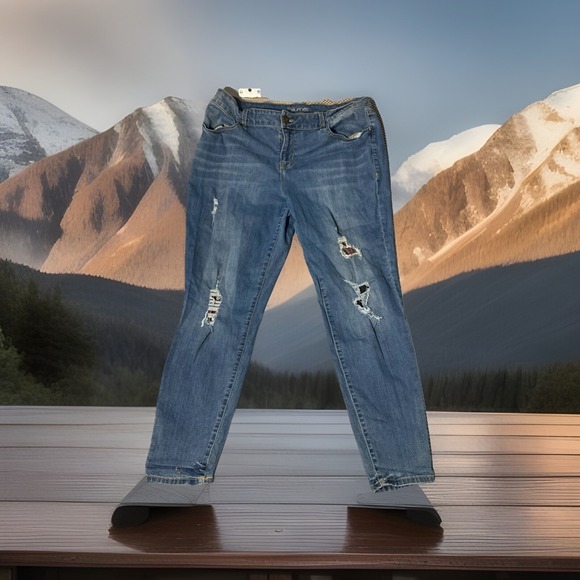 Maurices Women's Size XL REG Dark Blue Skinny Mid-Rise Distressed Stretch Jeans - Picture 1 of 7